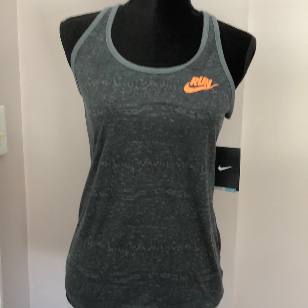 Nike runners tank NWT